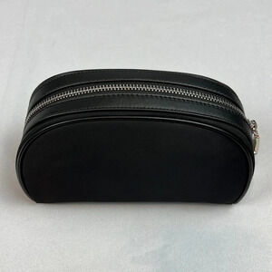 NWOT Cartwright The Clam Luxury Lockable Bag